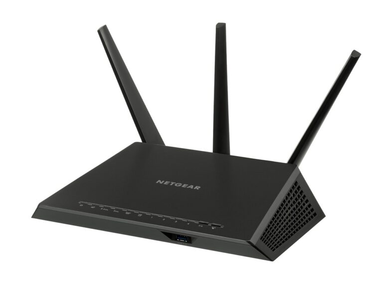 📡 Public Wi-Fi, Private Disaster: How Free Internet Is Stealing Your Mobile Data in 2025